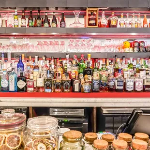 Full bar, cocktail bar
