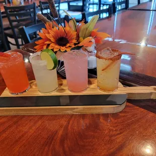 They are now serving cocktails here. Very tasty and fast.