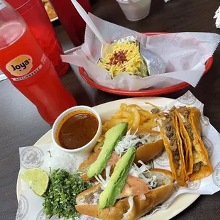 Lonches &amp; Birria tacos