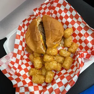 Kids meal Jr. Cheese Burger with tots