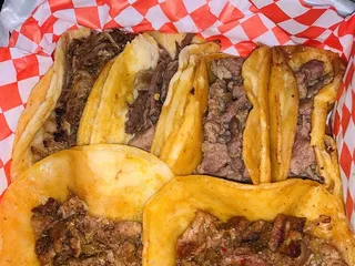 Tacos Y Birria Bigotes