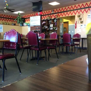 Decent Tex-Mex reasonably priced along with some authentic dishes.