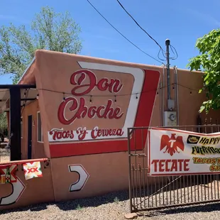 Turn here if you're driving south on 4th Street NE!