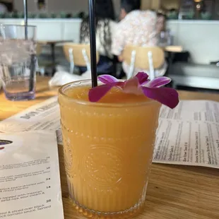 dessert, drink