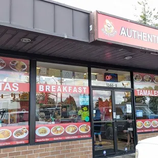 You'll be surprised with comfy booths and few tables + salsa bar inside this lil strip resto off Warner Milne/Linn Ave