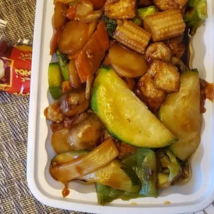 Mixed vegetables with fried tofu in Hunan sauce