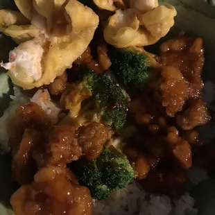 General Tso Chicken with White Rice