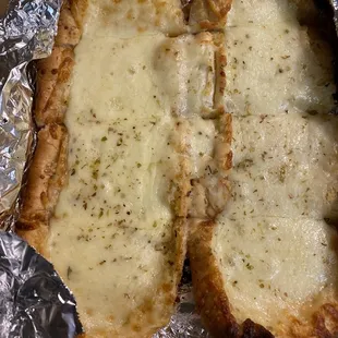 Delicious garlic cheese bread