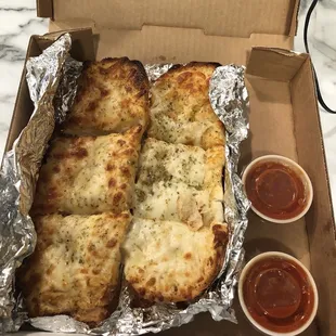 Garlic cheesy bread