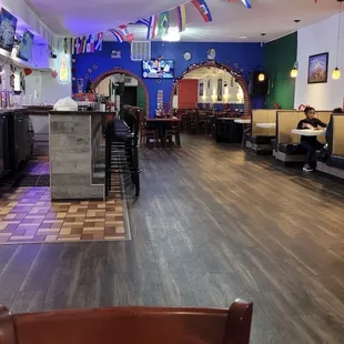 Bar area (front of restaurant)