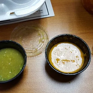 Salsas accompanying the chips