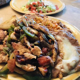 Chicken Fajitas w/ all the fixins...outstanding taste!
