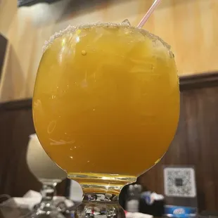 Frozen mango margarita