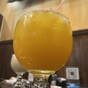 Frozen mango margarita