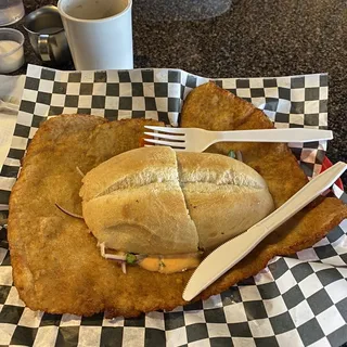 Milanesa de Pollo Sandwich