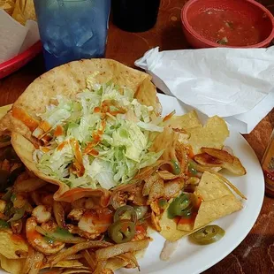 Nachos Mexicanos is very good!