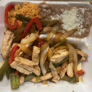 Fajitas de Pollo (Chicken Fajitas), Don Julios