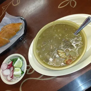 Carne en Su Jugo. Solo servidores los miércoles y jueves.