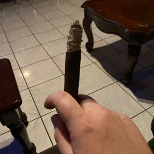 How to rest your cigar lol