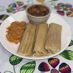 Chicken tamales plate