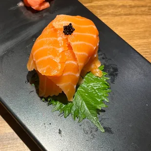XL SALMON NIGIRI