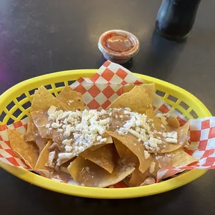 Chips with beans and salsa