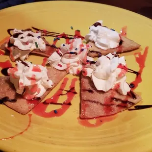 They brought out some complimentary cinnamon sugar tortilla chips for our kids. Amazing!