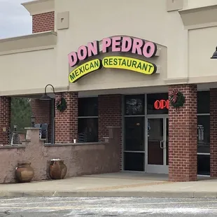 the front of a mexican restaurant