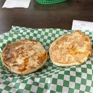 Gorditas de harina a la plancha