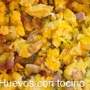 Huevos con tocino