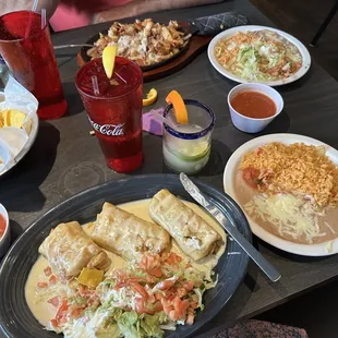 Don Pepe's Chimichangas, Hawaiian Fajitas, Margarita, YUMMY salsa and chips!