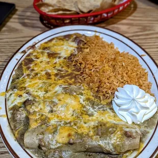 Chile verde enchiladas