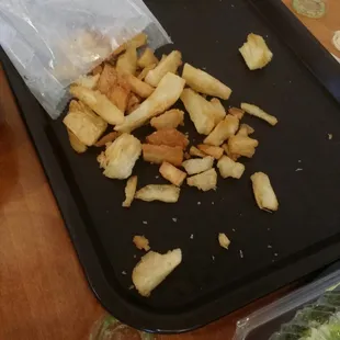 La yuca son solo pequenas y muy mala. No like is old