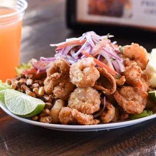 chicken wings and fried chicken, bbq chicken, fried chicken wings, food, fried chicken, poultry, chicken, chicken wings, bbq wings