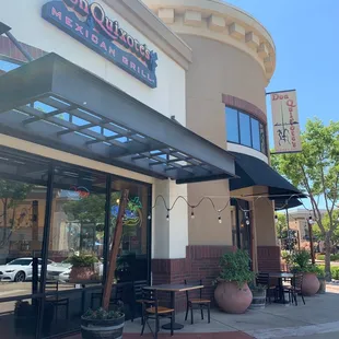 the outside of the restaurant