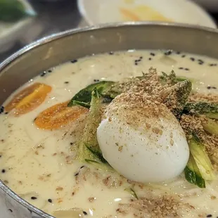 Kongguksu 콩국수