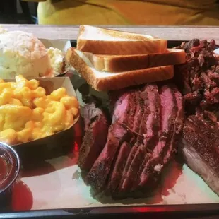 Mac n cheese tri-tip pulled pork