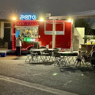 Ample space to eat outside and hang out the food. Here is delicious.!