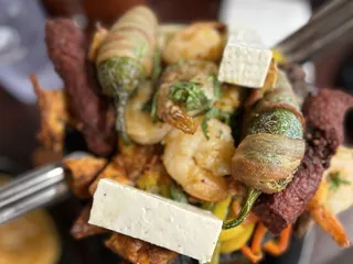 Los Pericos Bar & Grill