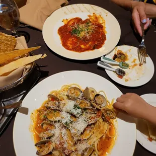 Linguine with clams and 5 cheese ravioli