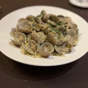 Linguini &amp; Clams with White Sauce