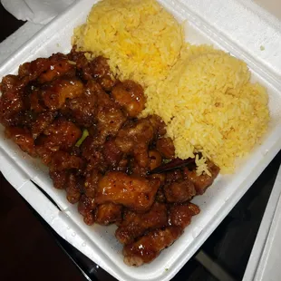 Orange chicken with white rice