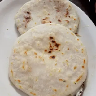 Pupusas de arroz -1 revuelta, 1 queso