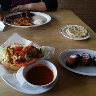 This food rocks.I so wanna eat already. Let's do this.