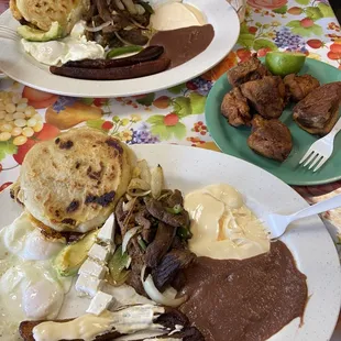 Desayuno Completo con chicharrón y tortillas