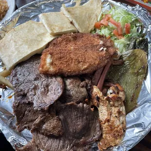 Molcajete, Carne, Pollo, Chorizo
