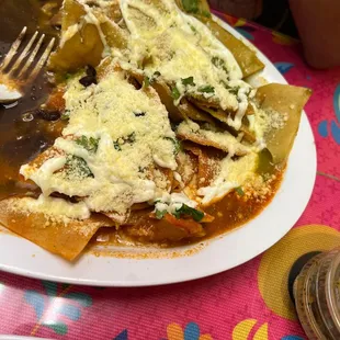 Half re/green chilaquiles