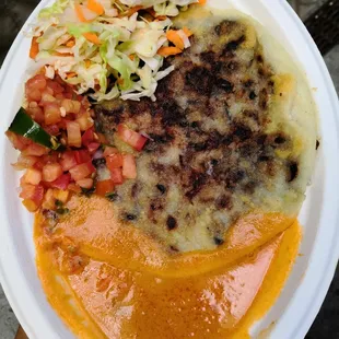 One pupusa plate.