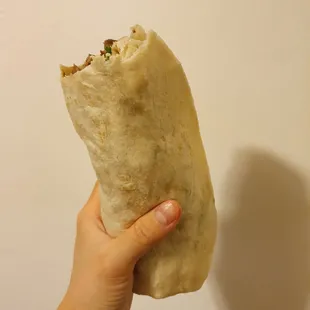 Carne asada burrito (grande $10.95)