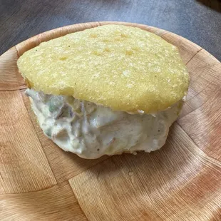 Reina pepiada arepa